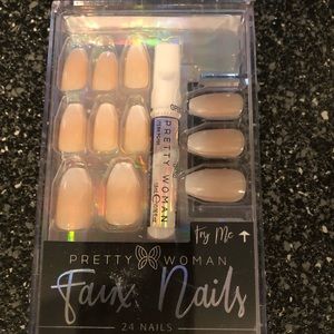 Pretty Woman Faux Nails